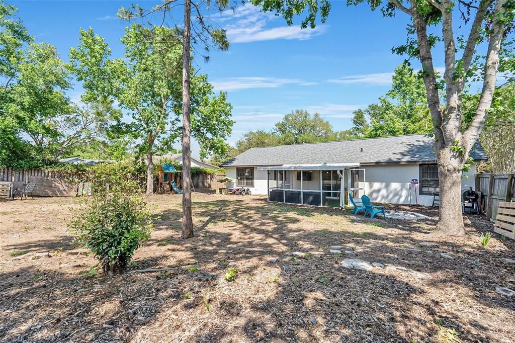 For Sale: $374,000 (3 beds, 2 baths, 1403 Square Feet)