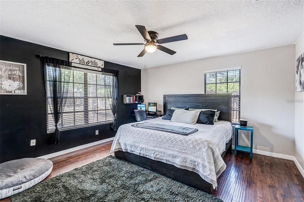 For Sale: $374,000 (3 beds, 2 baths, 1403 Square Feet)