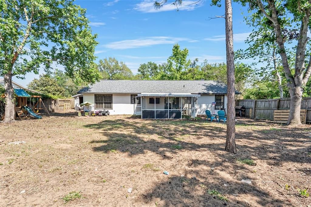 For Sale: $374,000 (3 beds, 2 baths, 1403 Square Feet)