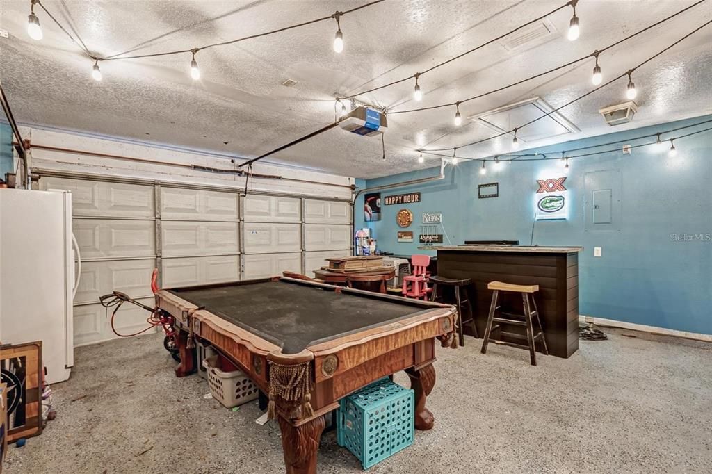 For Sale: $374,000 (3 beds, 2 baths, 1403 Square Feet)