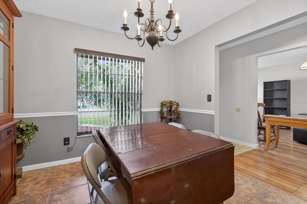 En Venta: $350,000 (4 camas, 2 baños, 1836 Pies cuadrados)