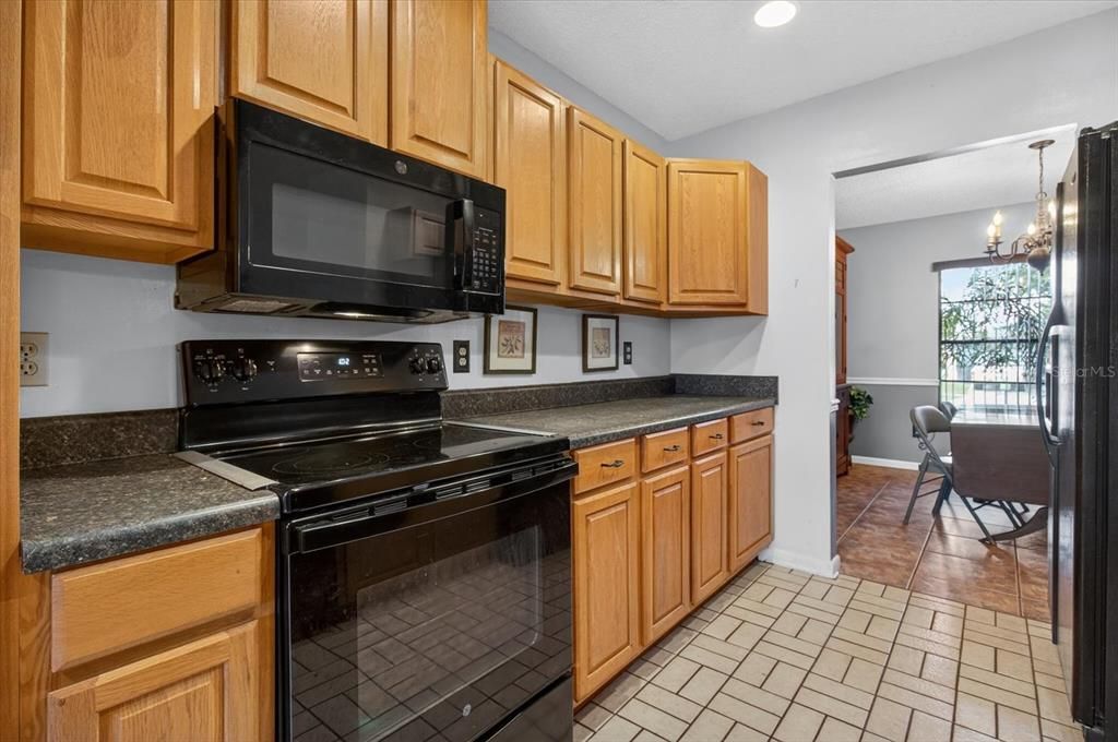 En Venta: $350,000 (4 camas, 2 baños, 1836 Pies cuadrados)