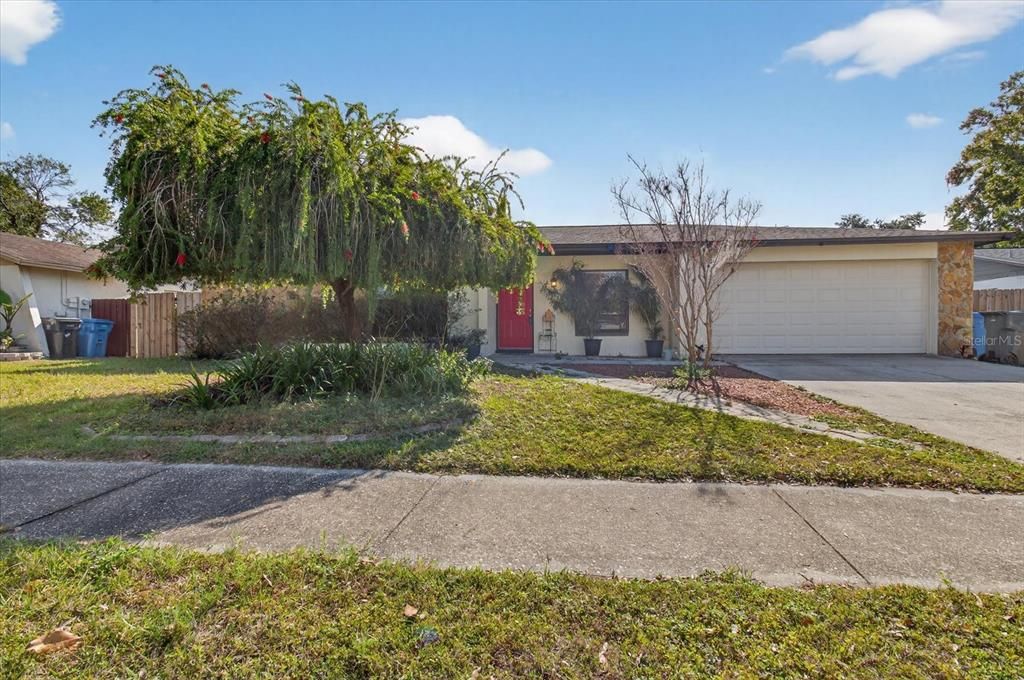 En Venta: $350,000 (4 camas, 2 baños, 1836 Pies cuadrados)