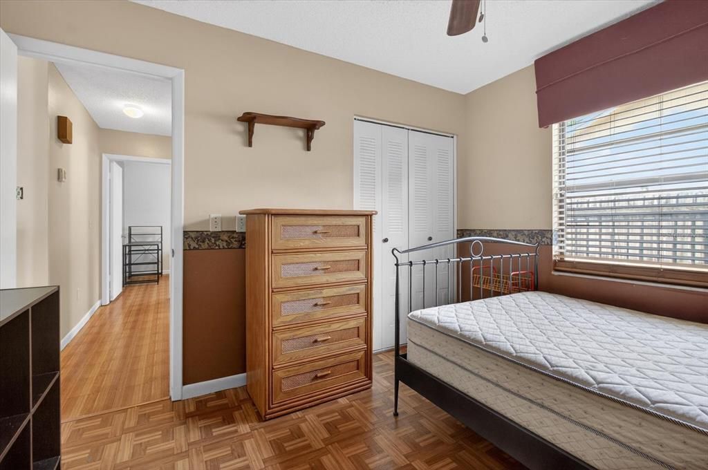 En Venta: $350,000 (4 camas, 2 baños, 1836 Pies cuadrados)