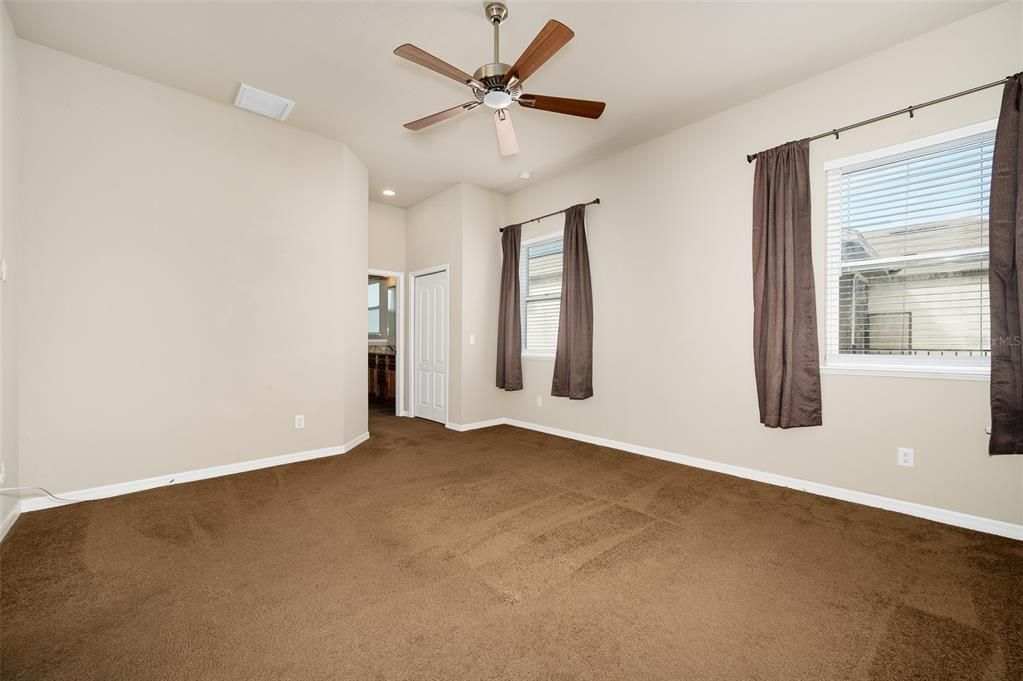 В аренду: $2,800 (3 спален, 2 ванн, 1681 Квадратных фут)