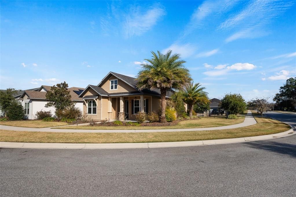 В аренду: $2,800 (3 спален, 2 ванн, 1681 Квадратных фут)