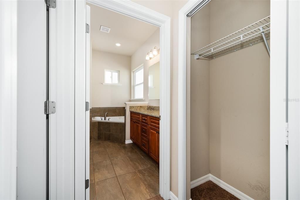 В аренду: $2,800 (3 спален, 2 ванн, 1681 Квадратных фут)