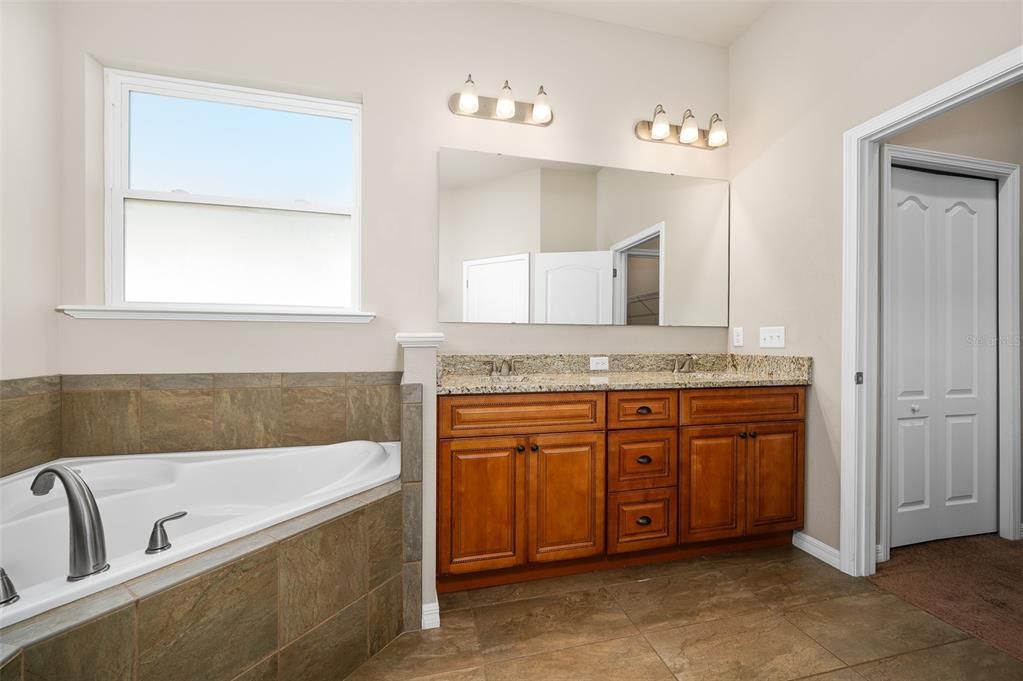 В аренду: $2,800 (3 спален, 2 ванн, 1681 Квадратных фут)