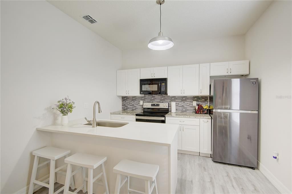 На продажу: $699,000 (4 спален, 3 ванн, 2250 Квадратных фут)