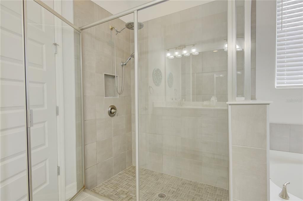 На продажу: $699,000 (4 спален, 3 ванн, 2250 Квадратных фут)