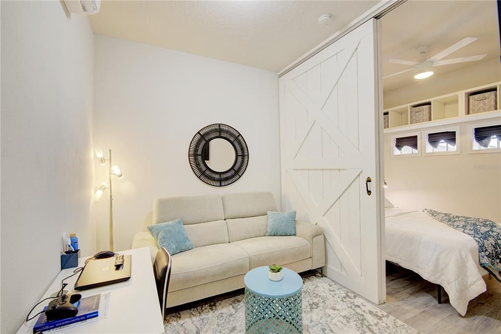 На продажу: $699,000 (4 спален, 3 ванн, 2250 Квадратных фут)