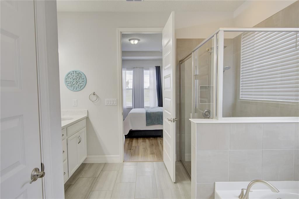 На продажу: $699,000 (4 спален, 3 ванн, 2250 Квадратных фут)