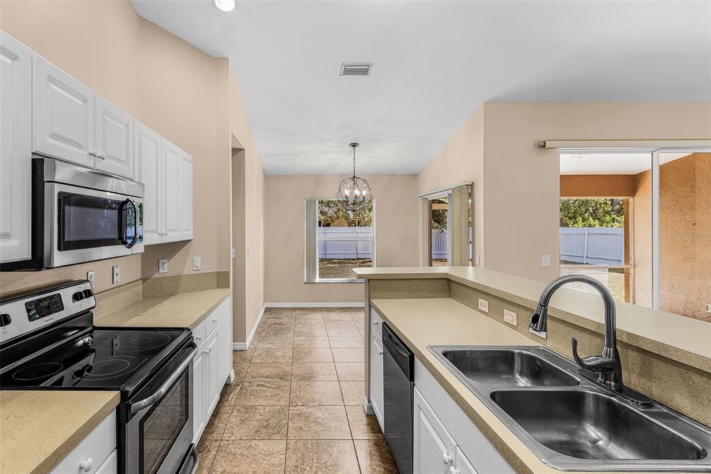 En Venta: $275,000 (3 camas, 2 baños, 1368 Pies cuadrados)