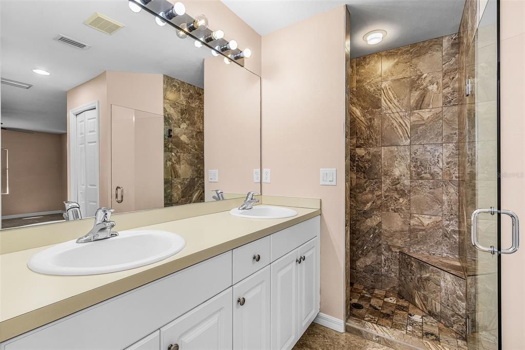 En Venta: $275,000 (3 camas, 2 baños, 1368 Pies cuadrados)