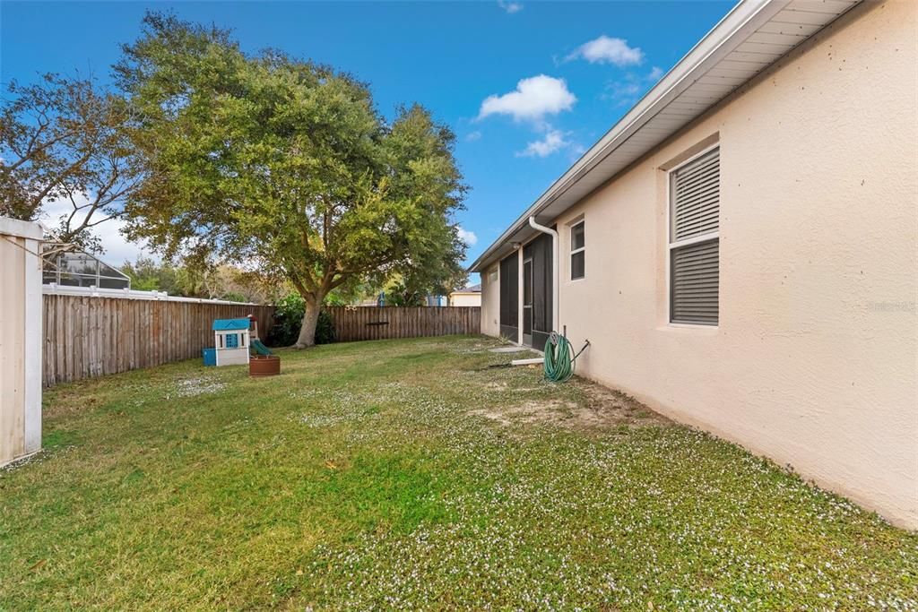 For Sale: $329,000 (4 beds, 2 baths, 2126 Square Feet)