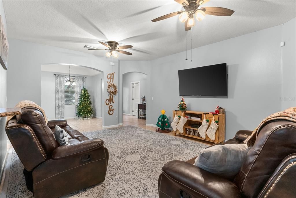 For Sale: $329,000 (4 beds, 2 baths, 2126 Square Feet)