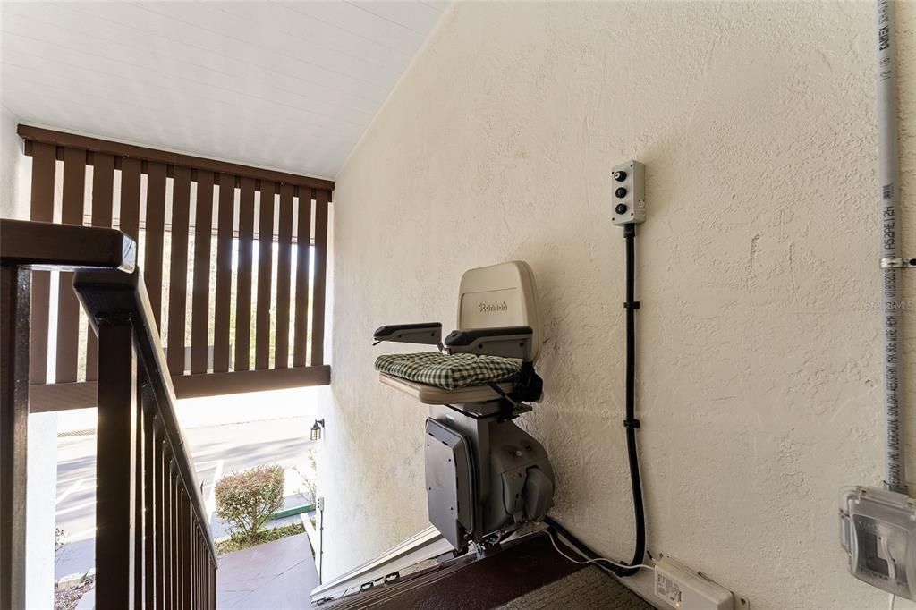 待售: $129,900 (2 贝兹, 2 浴室, 1035 平方英尺)