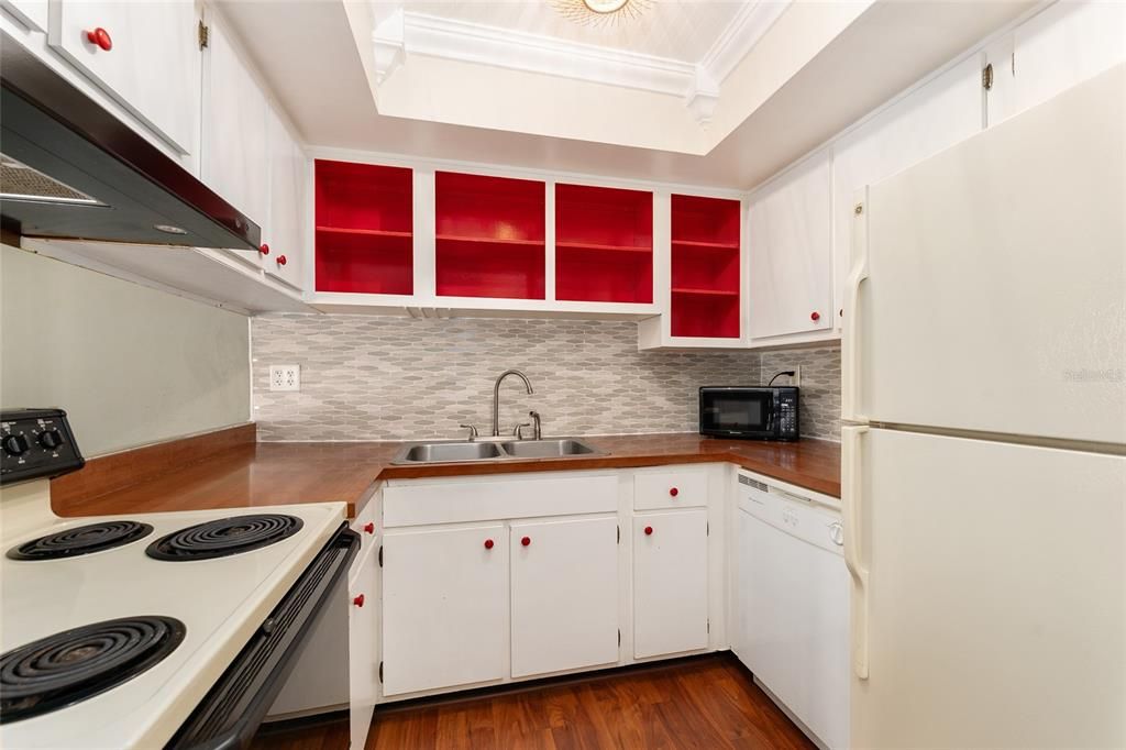 待售: $129,900 (2 贝兹, 2 浴室, 1035 平方英尺)