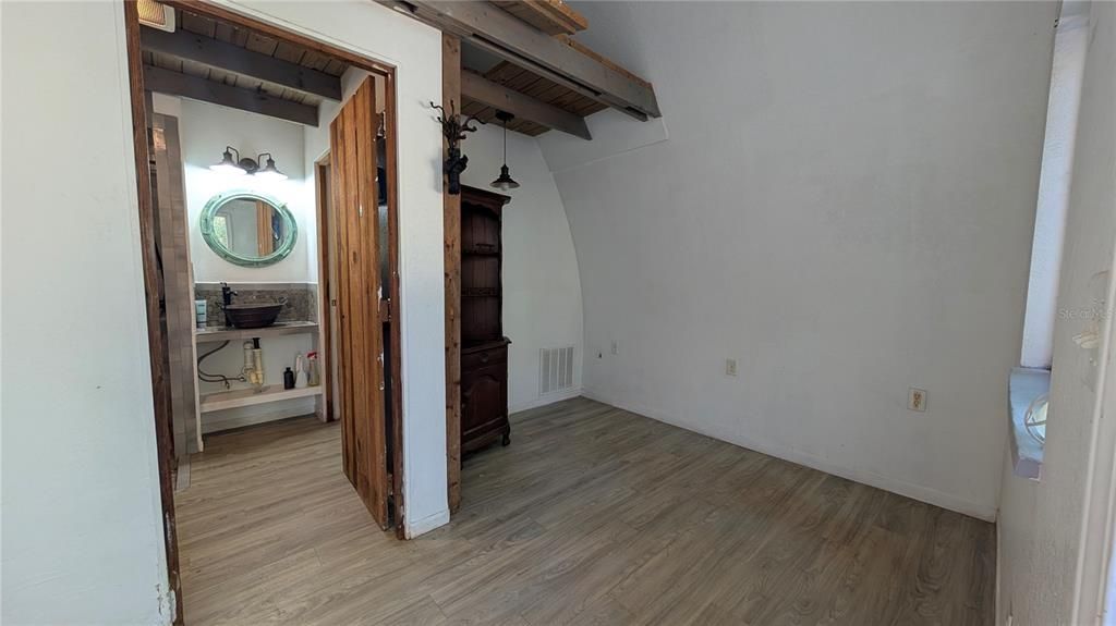 En Venta: $489,000 (1 camas, 1 baños, 1320 Pies cuadrados)