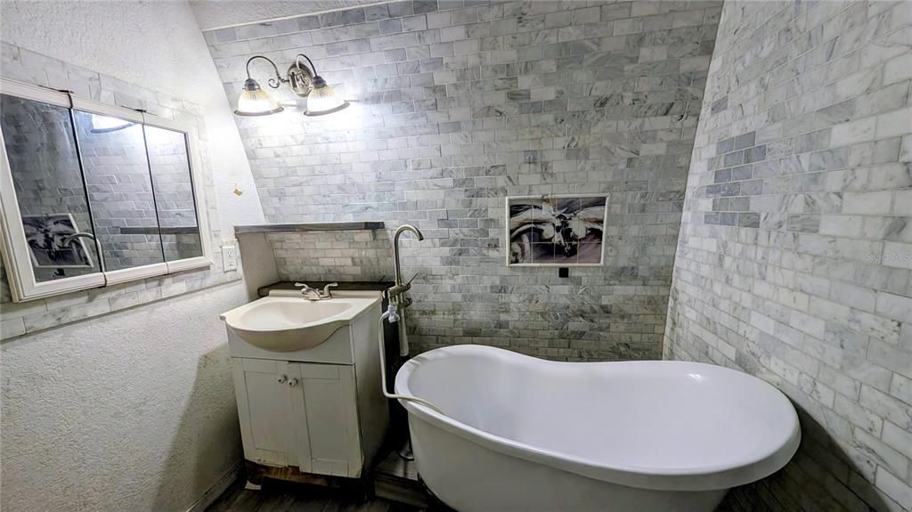 En Venta: $489,000 (1 camas, 1 baños, 1320 Pies cuadrados)