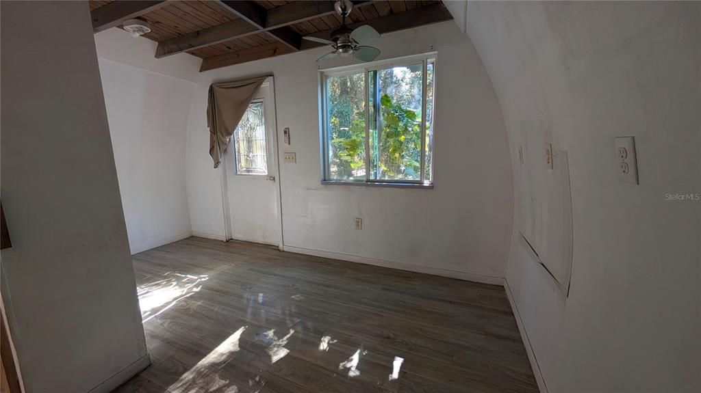 En Venta: $489,000 (1 camas, 1 baños, 1320 Pies cuadrados)