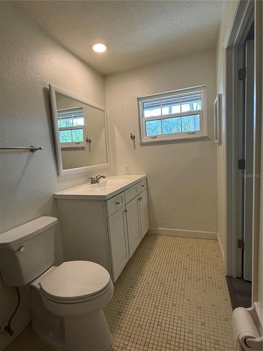 For Rent: $2,600 (3 beds, 2 baths, 1414 Square Feet)