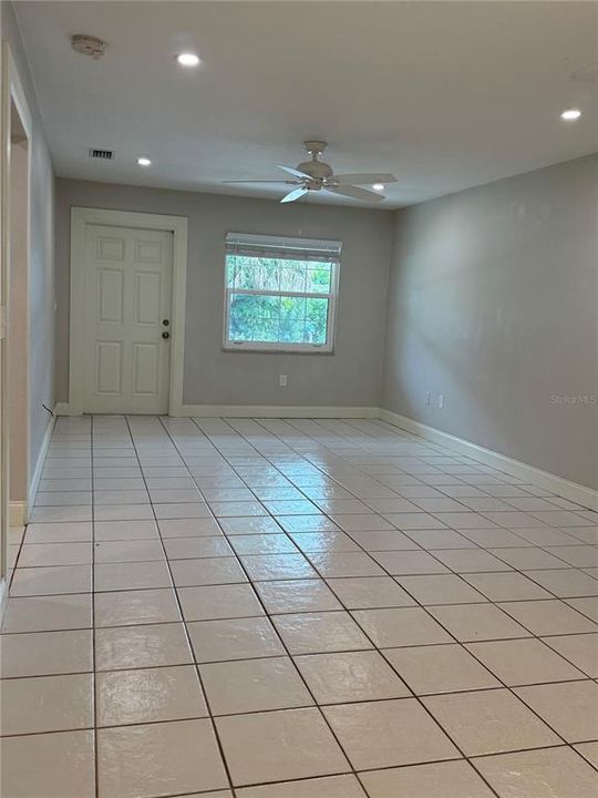 For Rent: $2,600 (3 beds, 2 baths, 1414 Square Feet)