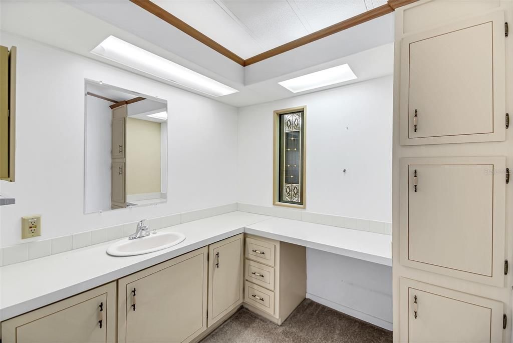 For Sale: $174,900 (2 beds, 2 baths, 1248 Square Feet)