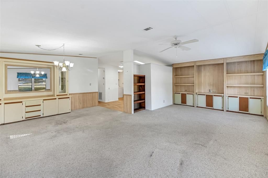 For Sale: $174,900 (2 beds, 2 baths, 1248 Square Feet)