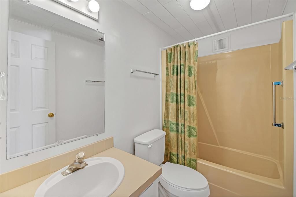 For Sale: $174,900 (2 beds, 2 baths, 1248 Square Feet)