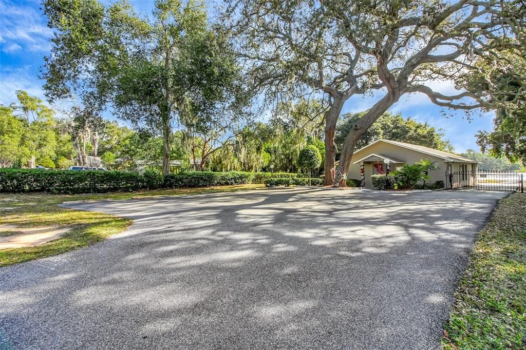 For Sale: $174,900 (2 beds, 2 baths, 1248 Square Feet)