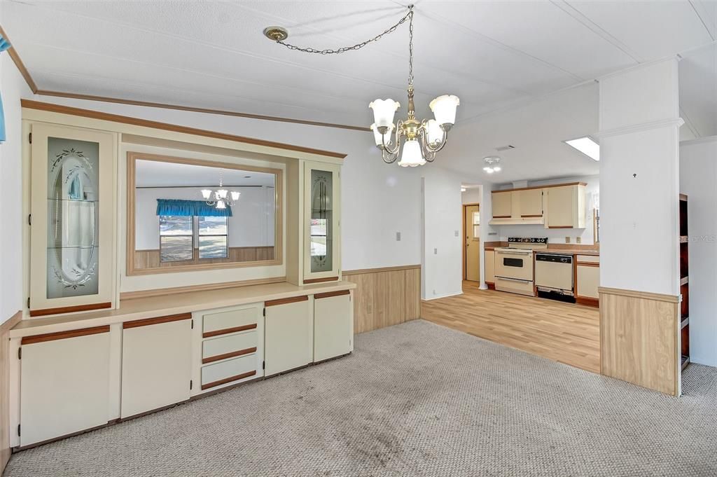 For Sale: $174,900 (2 beds, 2 baths, 1248 Square Feet)