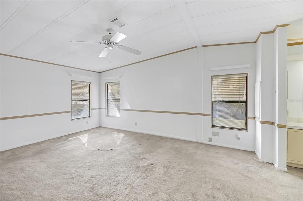 For Sale: $174,900 (2 beds, 2 baths, 1248 Square Feet)