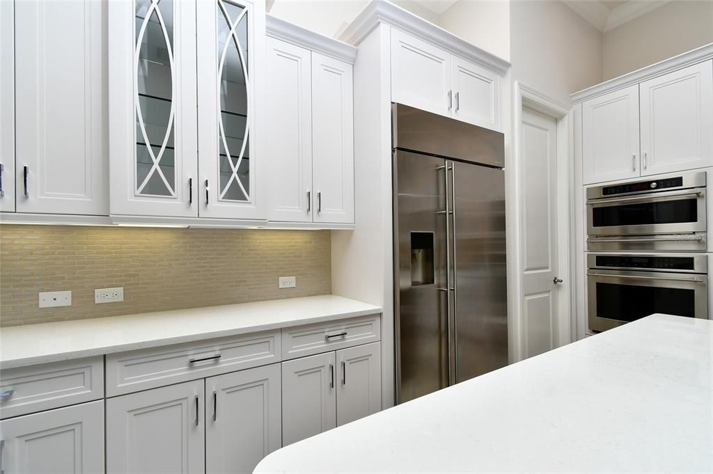 For Sale: $3,132,000 (4 beds, 4 baths, 4139 Square Feet)