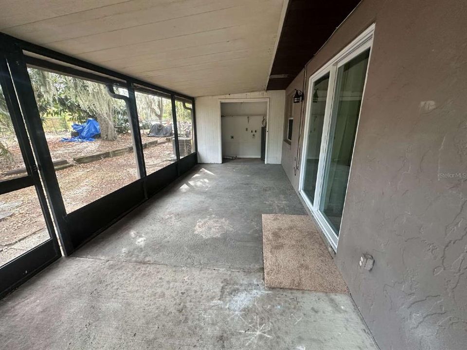 For Rent: $1,350 (2 beds, 1 baths, 895 Square Feet)