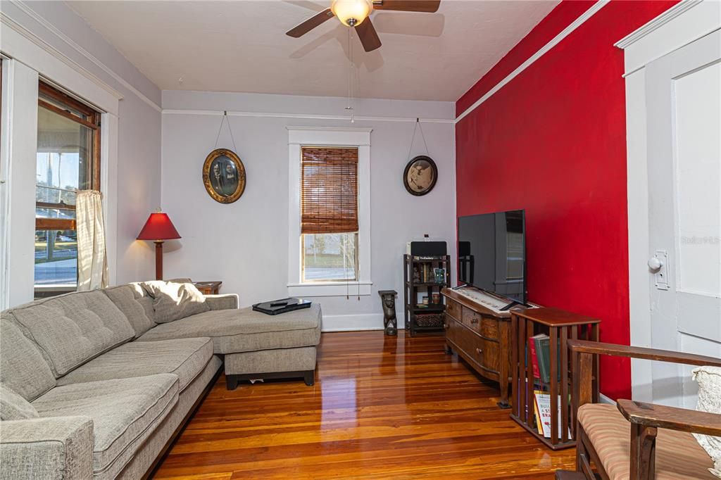 For Sale: $489,000 (3 beds, 2 baths, 1339 Square Feet)