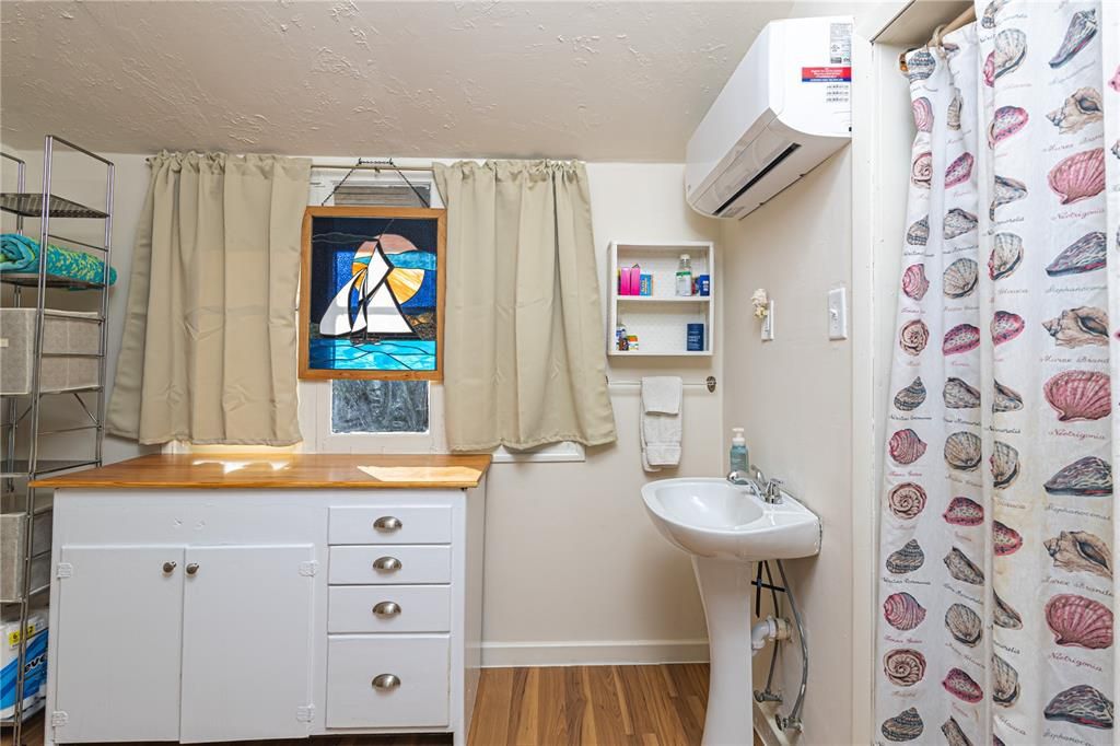 For Sale: $489,000 (3 beds, 2 baths, 1339 Square Feet)