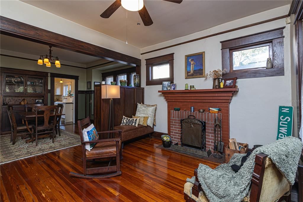 For Sale: $489,000 (3 beds, 2 baths, 1339 Square Feet)