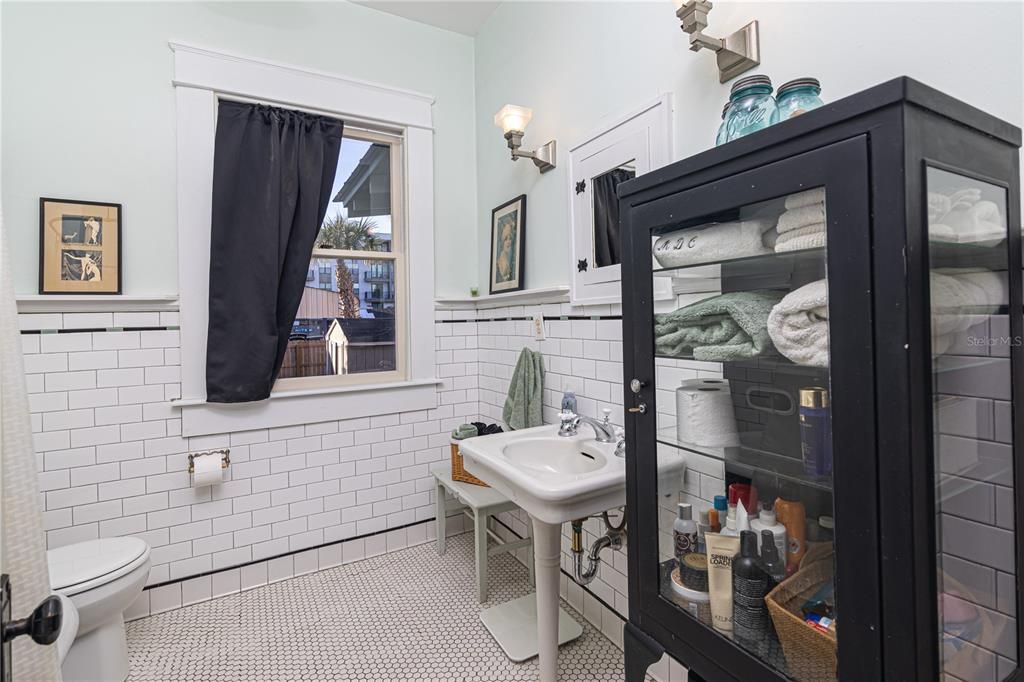 For Sale: $489,000 (3 beds, 2 baths, 1339 Square Feet)