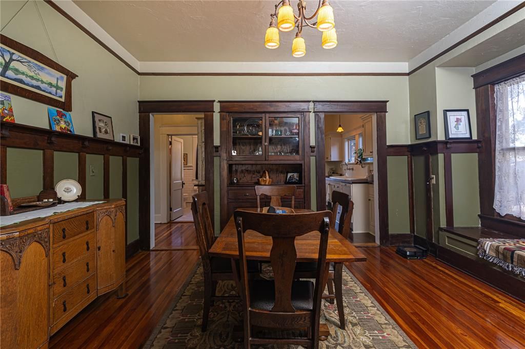 For Sale: $489,000 (3 beds, 2 baths, 1339 Square Feet)