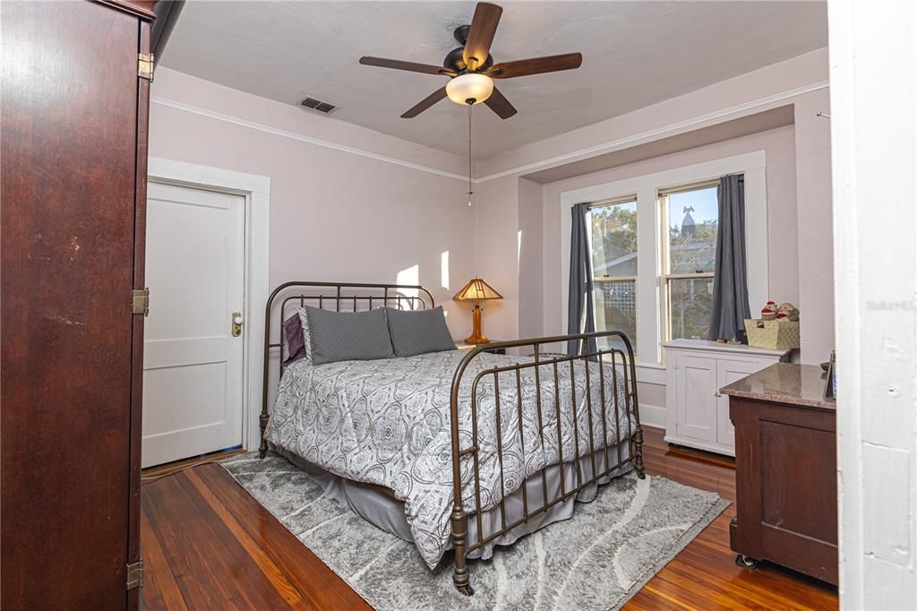 For Sale: $489,000 (3 beds, 2 baths, 1339 Square Feet)