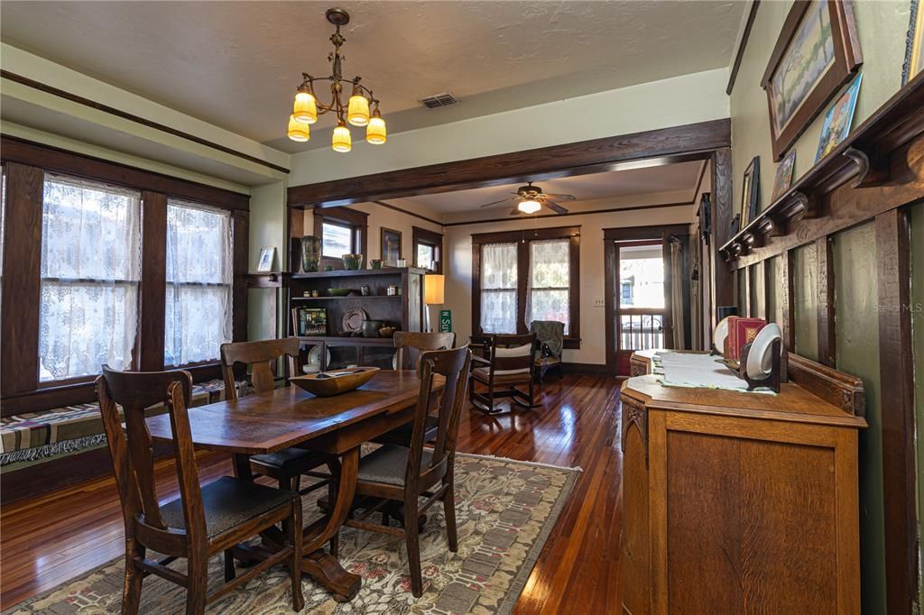 For Sale: $489,000 (3 beds, 2 baths, 1339 Square Feet)