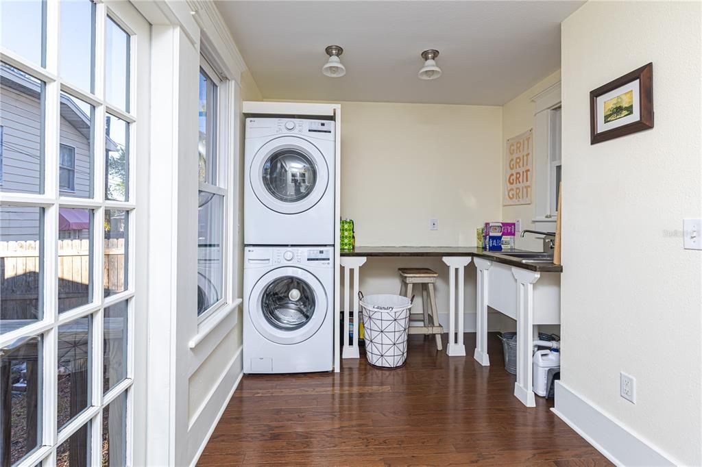 For Sale: $489,000 (3 beds, 2 baths, 1339 Square Feet)