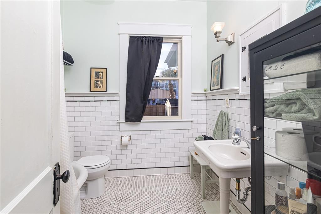 For Sale: $489,000 (3 beds, 2 baths, 1339 Square Feet)