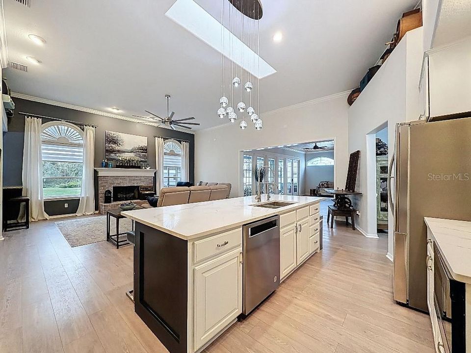 待售: $875,000 (4 贝兹, 2 浴室, 2917 平方英尺)