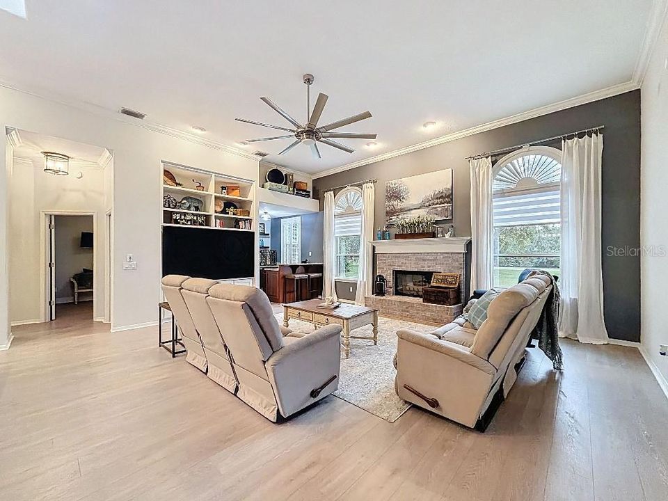 待售: $875,000 (4 贝兹, 2 浴室, 2917 平方英尺)