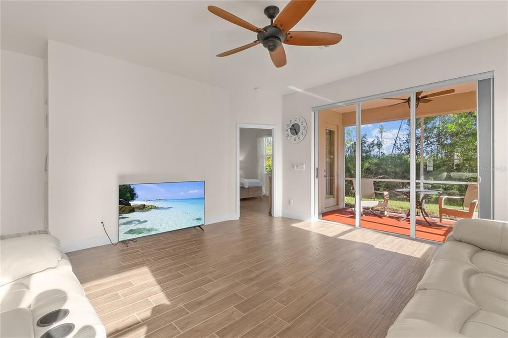 В аренду: $3,700 (2 спален, 2 ванн, 1492 Квадратных фут)