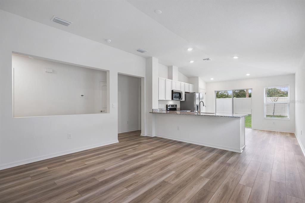 For Rent: $1,995 (3 beds, 2 baths, 1346 Square Feet)