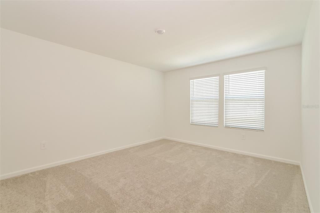 For Rent: $2,270 (6 beds, 3 baths, 2463 Square Feet)