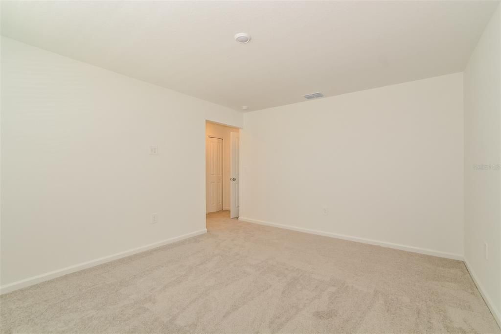 For Rent: $2,270 (6 beds, 3 baths, 2463 Square Feet)